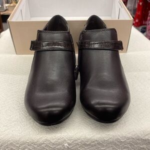 Studio Works Ladies 8 Brown ankle boot
